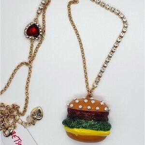 NWT Betsey Johnson Gold Tone Hamburger Pendant Necklace Cup Chain Accent